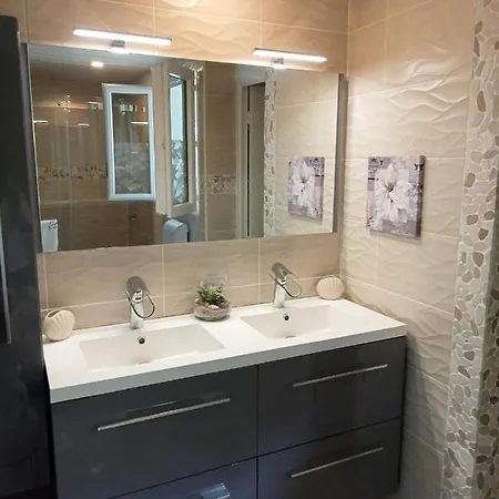 Charmante Maisonnette بيت للعطل